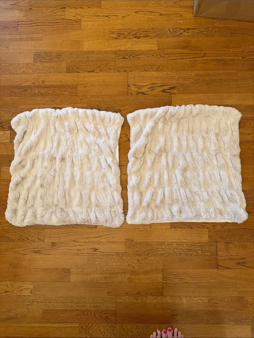POTTERY BARN | Faux Fur Ruched Pillow Cover - Ivory - Euro - 26